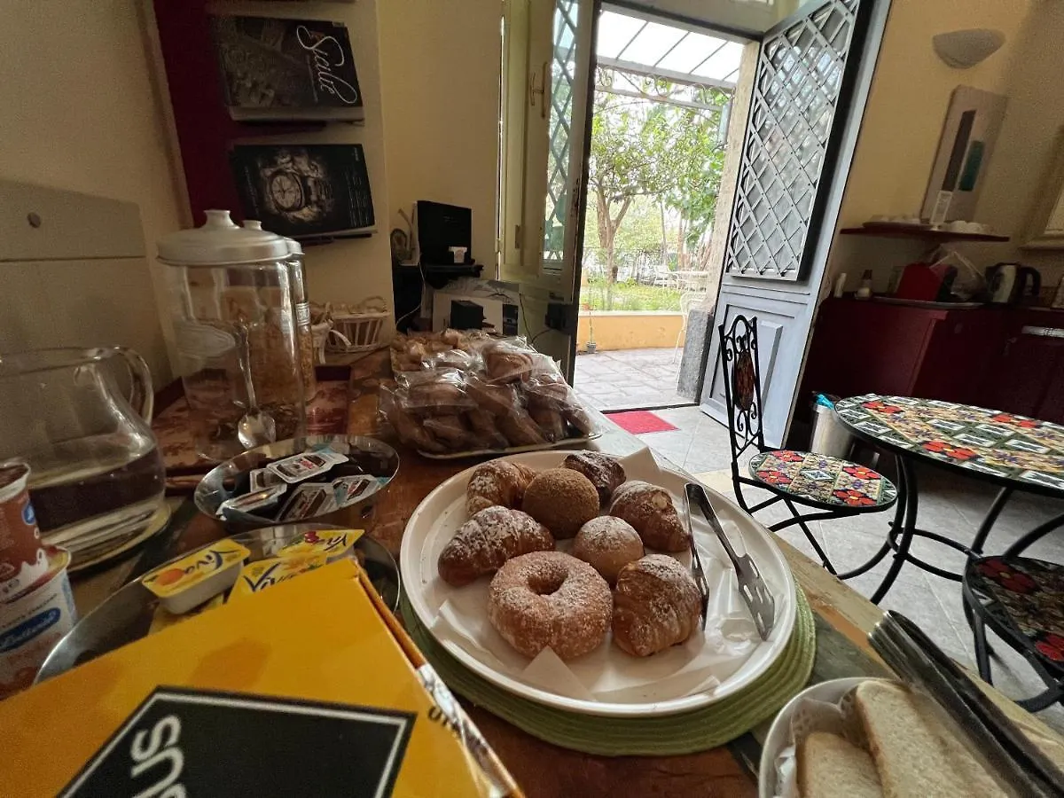 Bed & Breakfast Il Giardino Falcone Catania